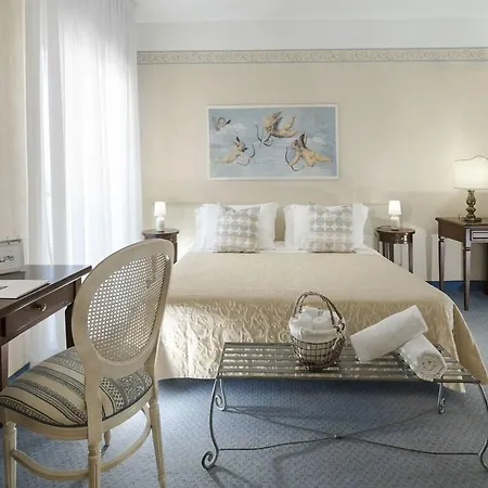Apollo Hotel
