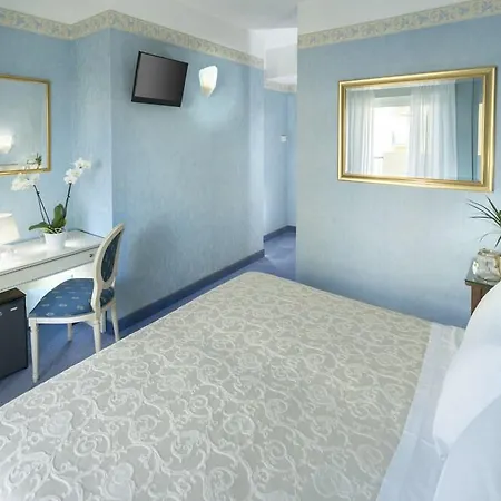 Hotel Apollo 4*