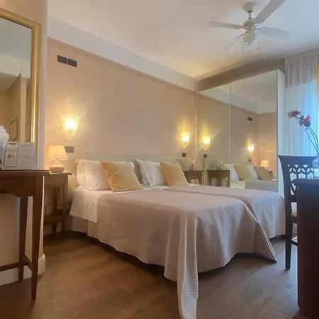 Hotel Apollo 4*