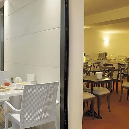 Hotel Apollo 4*